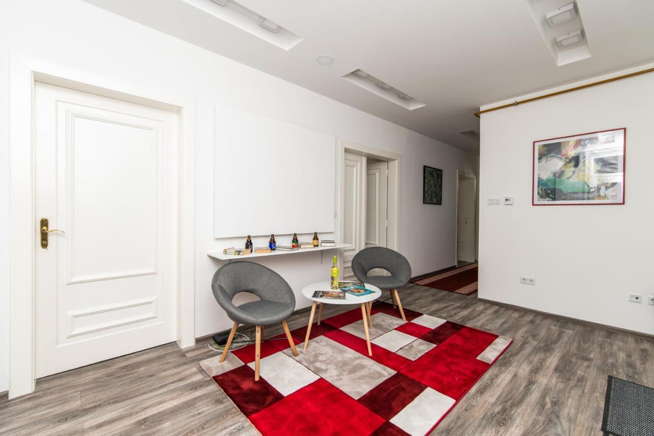 Modern Apartment In The Heart Of The City Center! Сараєво Екстер'єр фото